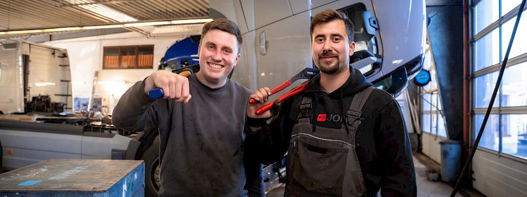 Werkstattkollegen bei Knoll-Kfz-Service