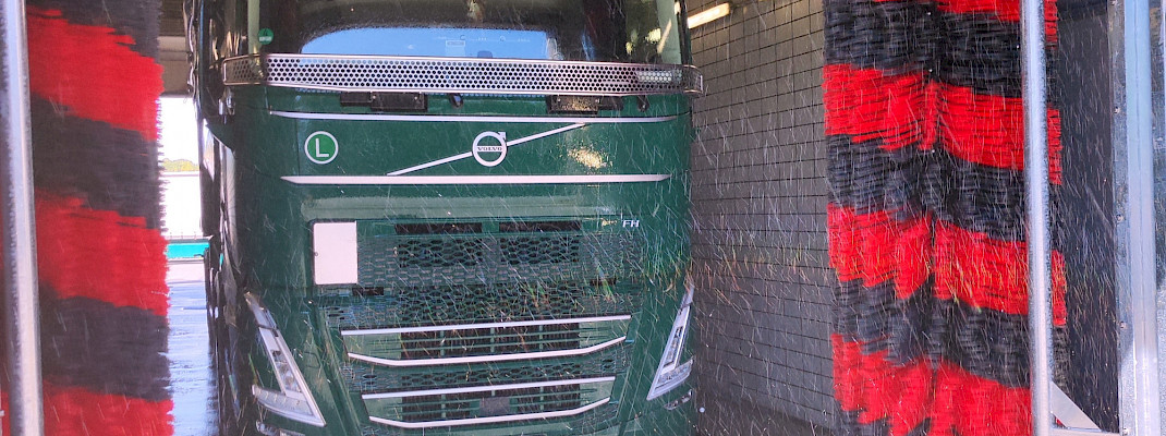 Lkw in unserer Waschanlage